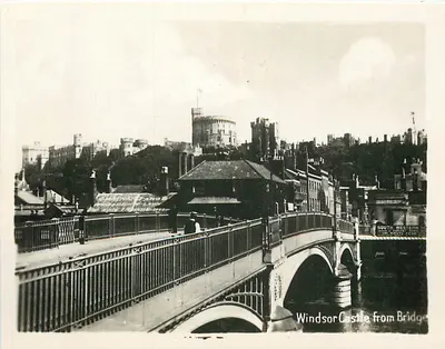 Castelo de Windsor visto do ponte sul-oeste — vista panorâmica — editor não identificado