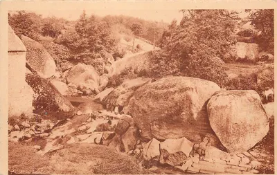 Entrada do Caos no Moulin — Huelgoat (Finistère) — Livy e Neudoin Reunidos, Imp. Letellier, Paris