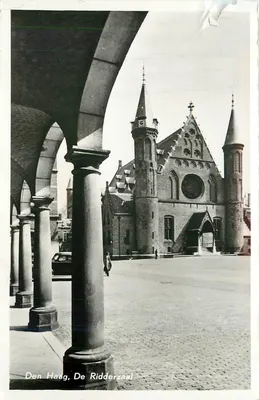 Den Haag, De Ridderzaal — vista de um portão — Verzen