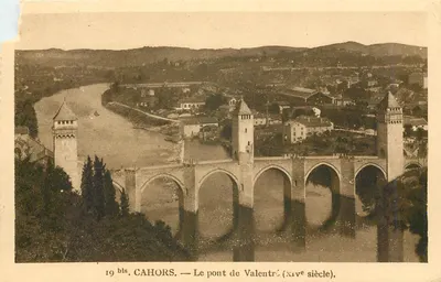 Cahors — O ponte de Valentré (século XIV).