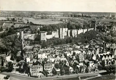 O castelo de Chinon — vista aérea — foto sérienne Ra DELIVERT, Villeneuve-sur-Loire