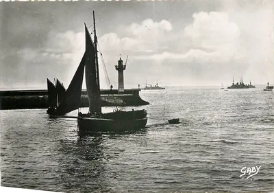 Brest (Finistère) — Barco pesqueiro atravessando a Passe — Edições GABY