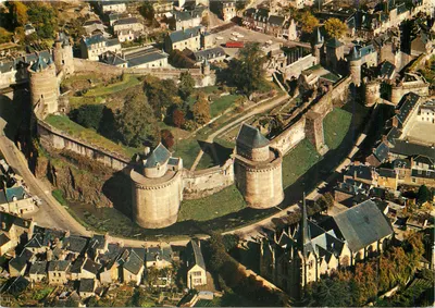 Fougères (Ille-et-Vilaine) — O castelo (séculos XII e XV) — Artaud Frères, Nantes-Carquefou