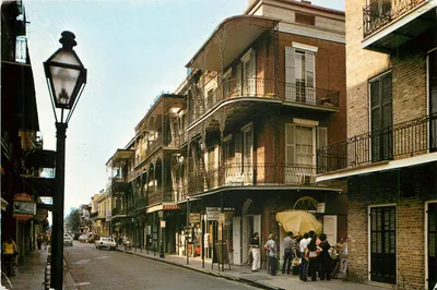 Rua Saint Peter — Nova Orleans — Pub. by Grant L. Robertson, GLR-C-468