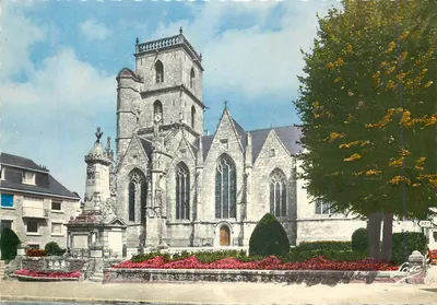 Igreja de São Armel — estilo gótico — Ploërmel, França