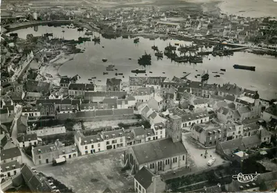 Guilvinec (Finistère) — Vista geral aérea para o porto — Éditions Aériennes Combilamp