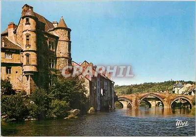 Espalion — O Castelo e o Ponte medieval sobre o Lot — Carres Mys