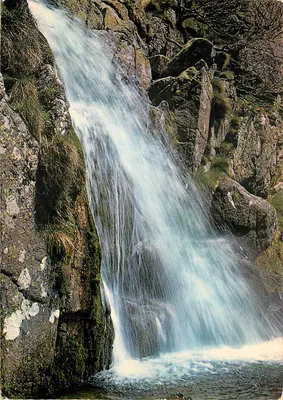 A Cascata de l'Orgon no Col du Minier — Massif do Mont Aigoual (Alt. 1567 m.) — Edições Megonta