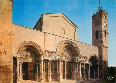 Saint-Gilles (Gard) — A Igreja, a fachada — IRIS