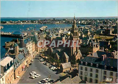 Roscoff (29-N.) — A igreja e os hotéis — Compagnie des Arts Photomécaniques