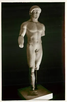 Efebo de Agrigento — escultura grega arcaica, 480 a.C. — Edição do Museo Civico de Agrigento, série artística N. 18