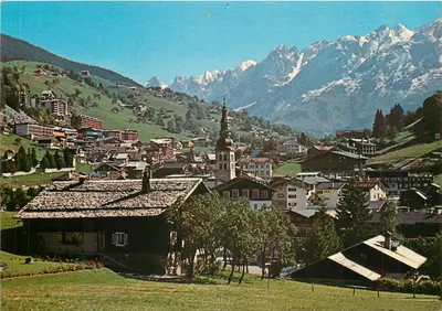 La Clusaz — Vista geral com a cadeia dos Aravis — Edição Les Photographies de la Plaine