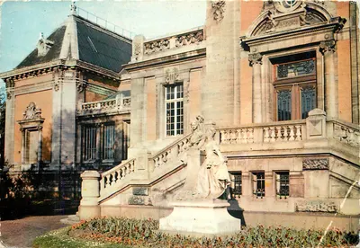 Valenciennes — Estátua de Watteau — Foto Le Beller