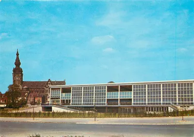 Valenciennes (Nord) — A Piscina Olímpica e a Igreja São Miguel — Edição Pierron