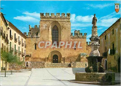 Mosteiro de Santes Creus — Plaza San Bernardo e fachada — Foto color RAYMOND, Tarragone