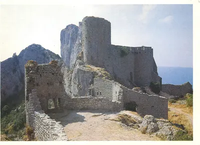 Castelo de Peyrepertuse — O antigo donjon e a igreja St-Marie — SEPTETTE Sarl