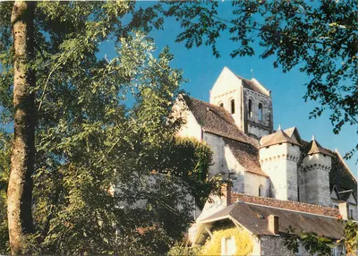 La Roche-Posay — A igreja fortificada dos séculos XII e XIV — Imagens da França, Vienne