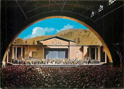 Oberammergau — Passionsspielhaus com maior palco ao ar livre — Huber