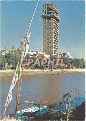 Caire — Skyscraper alongside the Nile
