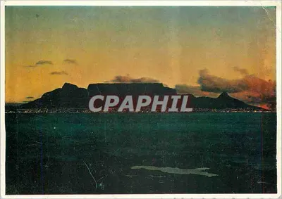 Cidade do Cabo ao entardecer — Montanha da Mesa no fundo — Cape Town Prints (IPTY) Ltd.