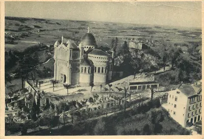 Penne-d'Agenais — Vista aérea do santuário Notre-Dame de Peyragude — editor C. C. B. (C. C. B.)