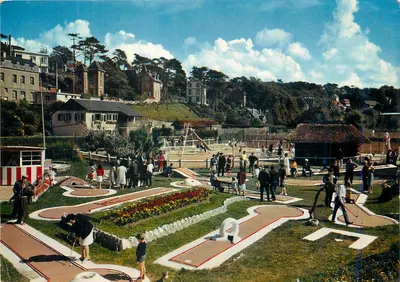 Mini-golf e jardim de crianças — Veulettes-sur-Mer — editor desconhecido, número de série não visível