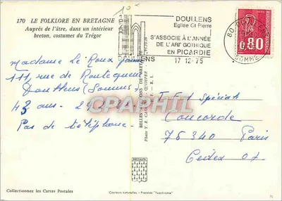 Folclore na Bretanha — Perto da lareira, em um interior bretão, trajes do Trégor — Douillens — Verso