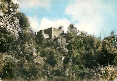 Castelo feudal de Chalençon — Saint-André-de-Chalençon (Haute-Loire) — editor Cim