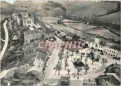 Castelnau-Montratier (Lot) — A Praça Gambetta e a Igreja — Vista aérea — Edições Adrieures IHP MACON (Sainte-Émilion-sur-Lot)