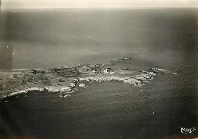 Ilha-d'Yeu (Vendée) — Vista aérea da Ponta dos Corvos — C. Piny