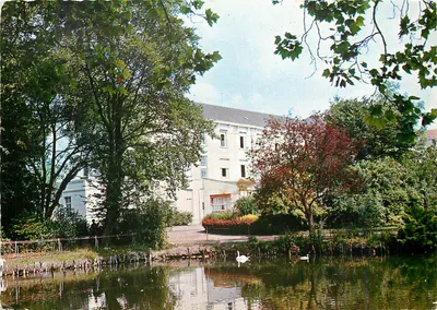 Hôtel des Thermes de St-Amand-les-Eaux — Vista de 'L'Étang aux Cygnes' — Foto A. Willer, St-Amand-les-Eaux