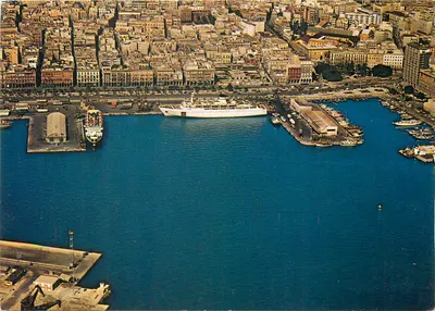 Cagliari — Vista aérea do porto e da Via Roma — Conc. S.M.A. n. 451