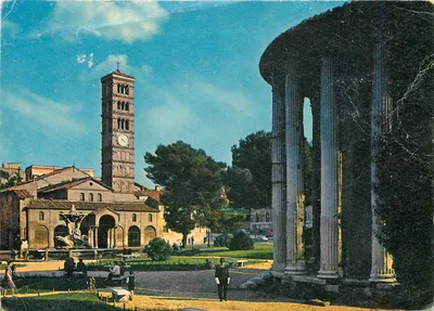 Roma — Templo de Vesta e Igreja de Santa Maria in Cosmedin — Poste Romana