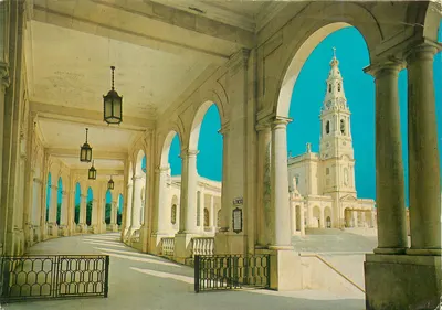 Fátima — Basílica e Arcadas — Edições Fátima