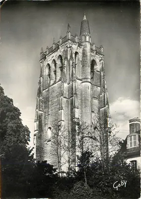 Torre Saint-Nicolas — Abadia do Bec-Helluin (Eure) — Gaby