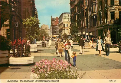 GLASGOW - O Distrito Comercial da Buchanan Street — 4647 W — Whitehouse Publishers Ltd