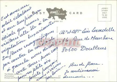 Mercado de Jersey — vista interna com fonte e bandeiras — Dennis Productions — Verso