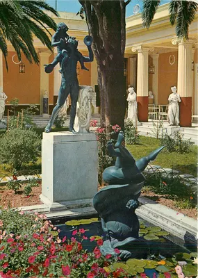 Achilleion - Corfou — Jardim com estátuas e fonte — n°50