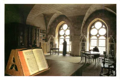 Saint-Wandrille, a biblioteca da abadia — © Richard Nourry