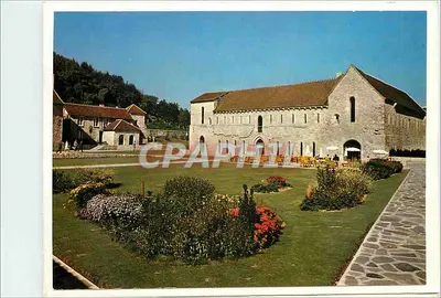 Jardim e edifícios do mosteiro de Gourdon — editor Gourdon