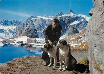 Col do Grand Saint Bernard — Religiosos do Hospício e seus cães — Edição Martigny