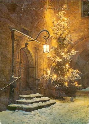 Natal — decoração noturna nevada com árvore de Natal e lanterna — editor Céceli