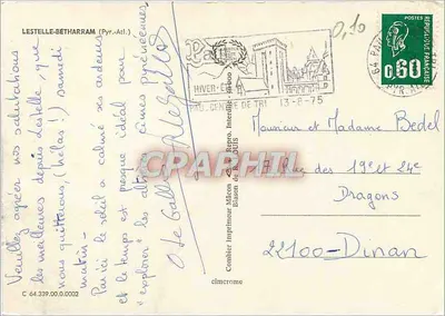 Lestelle-Betharram — widok panoramiczny z kościołem, starym mostem, pomnikiem upamiętniającym zmarłych i szkołą — wydawca Cinq — Rewers