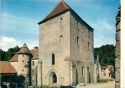 A abadia de Bonlieu — Nas proximidades de Peyrat-la-Nonière, fundada no século XII — Edições « Théodème », Limoges