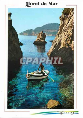 Lloret de Mar — vista da baía com um barco — editor D. Vives