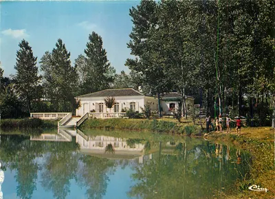 Vieux-Mareuil (Dordogne) — O Lago Azul e o lago de pesca — Combier Imprimeur