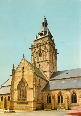 Villedieu-les-Poêles — A igreja de granito do século XVII — Edições Normandia