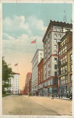 Boylston St., Boston, Mass. — vista urbana com bandeiras americanas — editora UNICO, número de série não visível