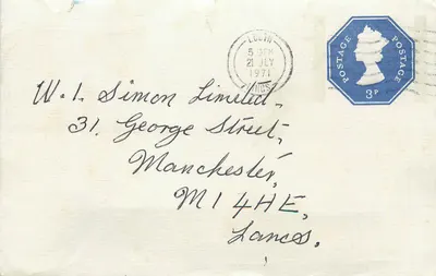 Cartão postal enviado de Llwyn, datado de 21 de julho de 1971 — selo 3p azul — destinado a W. I. Simon Limited em Manchester