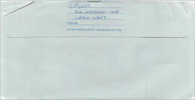 Envelope postal britânico — Consulado Australiano Manchester — selo de 22p e carimbo de Birmingham — Verso